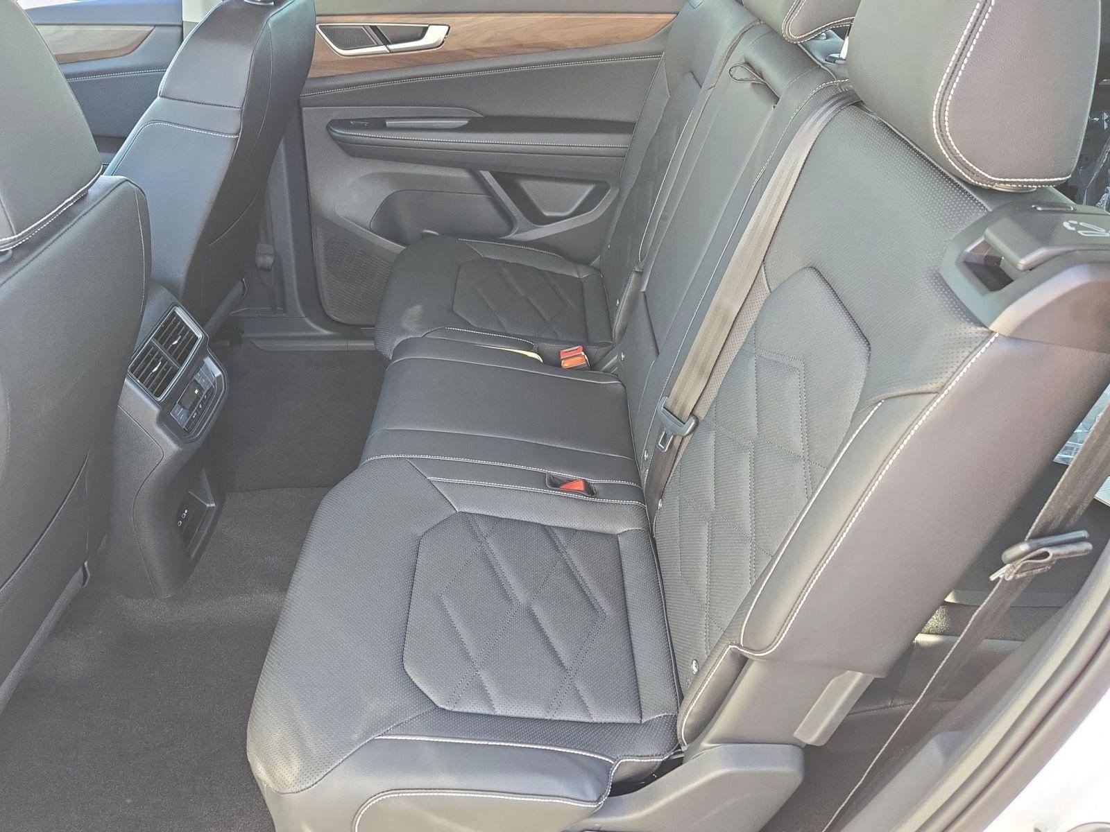 2026 Volkswagen Atlas SE - Photo 11