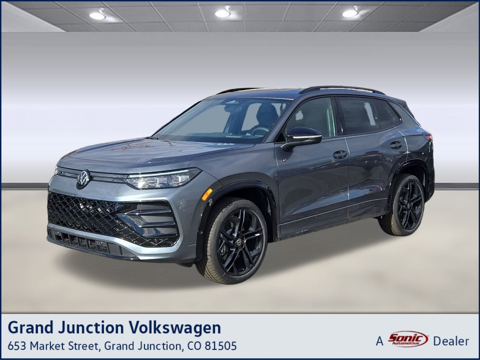 2026 Volkswagen Tiguan SE R-LINE BLACK's photo