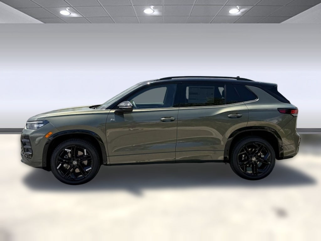 New 2026 Volkswagen Tiguan SE R-Line Black SUV