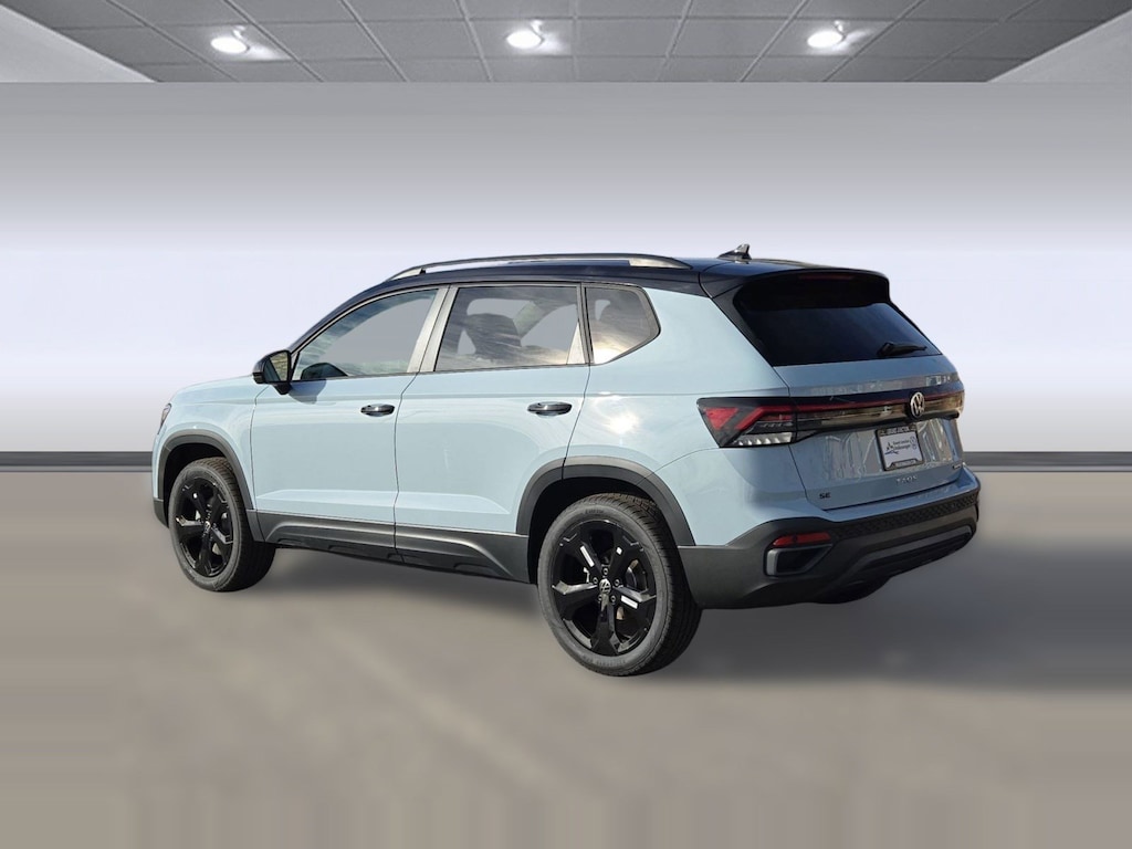New 2026 Volkswagen Taos 1.5T SE Black SUV