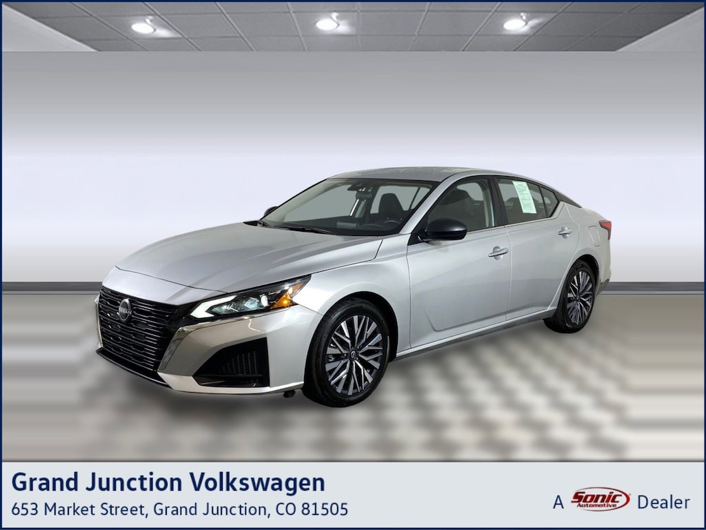 Used 2024 Nissan Altima 2.5 SV Sedan