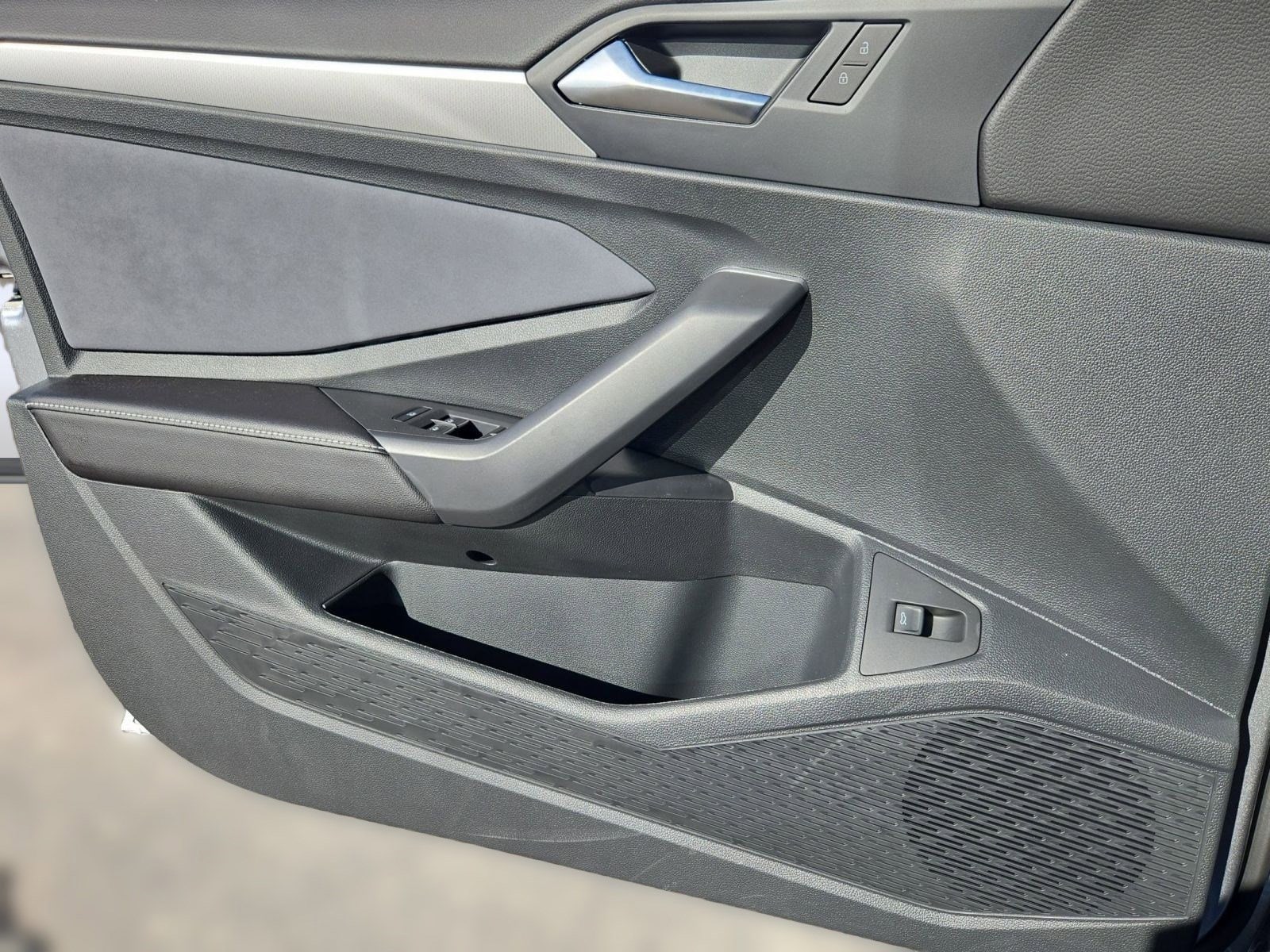 2025 Volkswagen Jetta SE - Photo 18