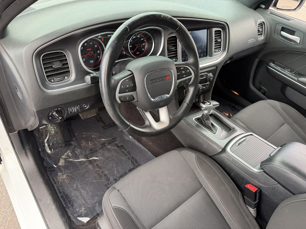 Used 2017 Dodge Charger SXT Sedan