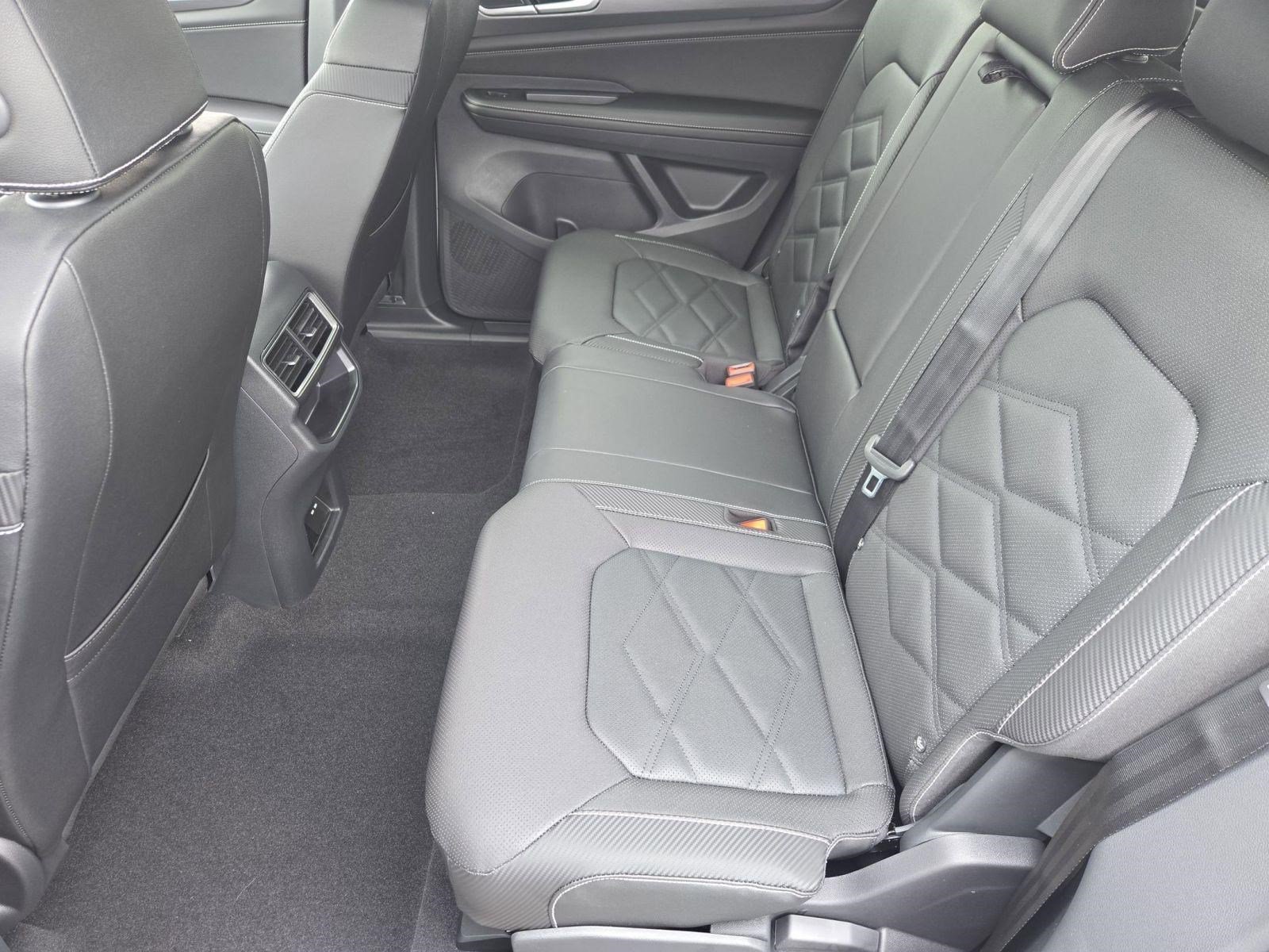 2026 Volkswagen Atlas Cross Sport SE w/Tech - Photo 26