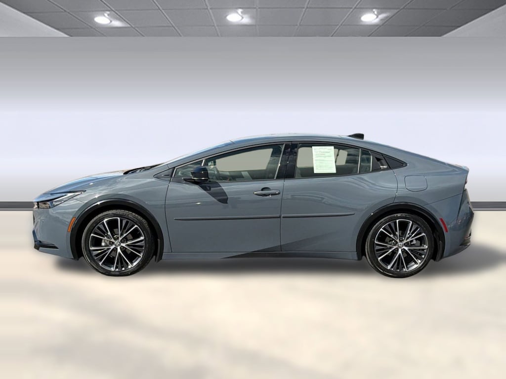 Used 2025 Toyota Prius XLE Hatchback