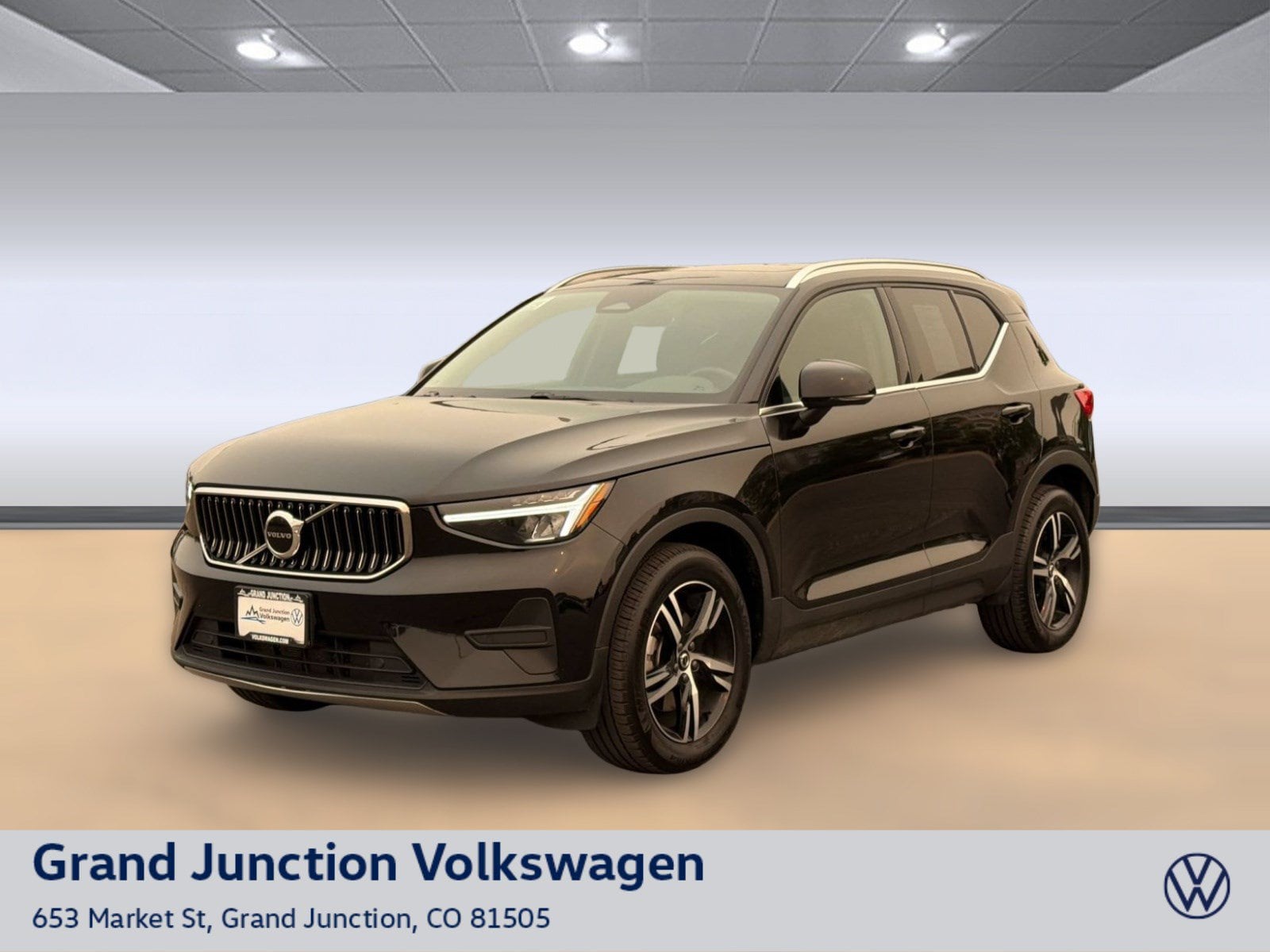2025 Volvo XC40 B5 Core Bright AWD's photo