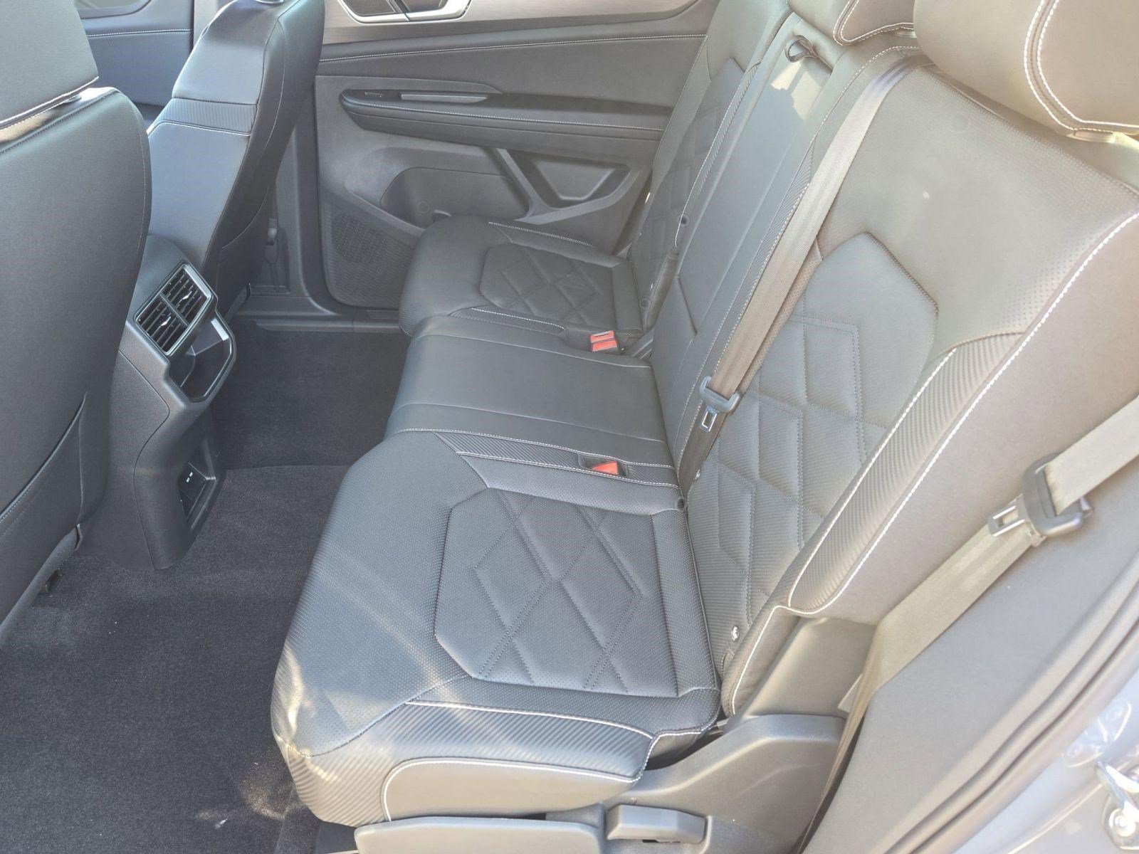 2026 Volkswagen Atlas Cross Sport SE w/Tech - Photo 12