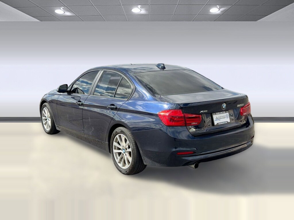 Used 2017 BMW 320i xDrive Sedan