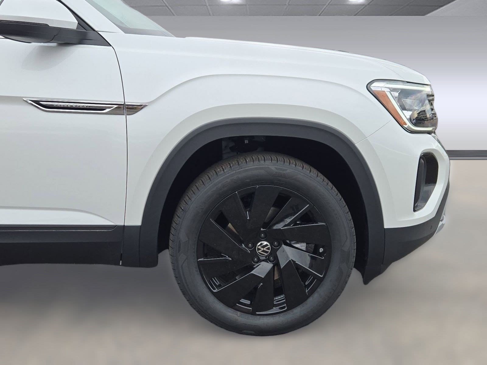 2026 Volkswagen Atlas Cross Sport SE w/Tech - Photo 12