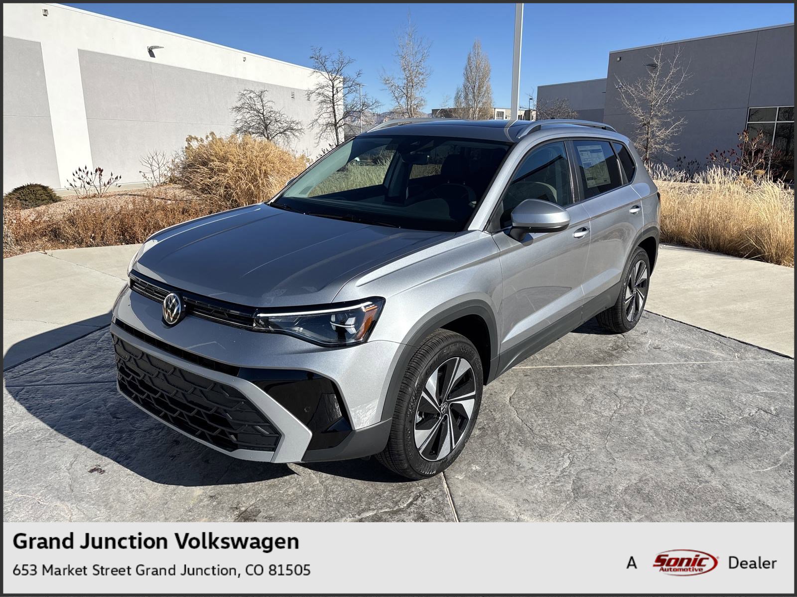 2025 Volkswagen Taos SE photo 3