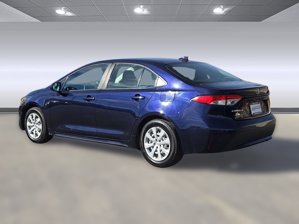 Used 2021 Toyota Corolla LE Sedan