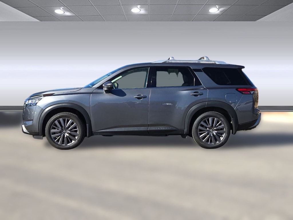 Used 2023 Nissan Pathfinder SL SUV