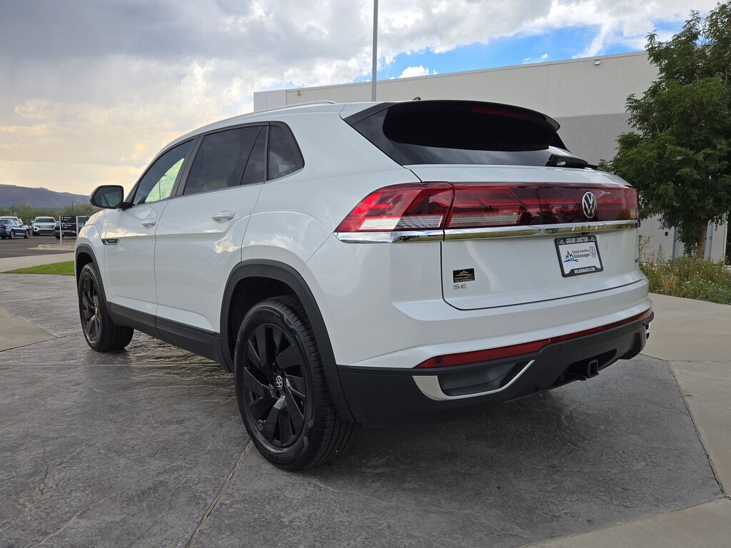 New 2026 Volkswagen Atlas Cross Sport 2.0T SE w/Technology SUV