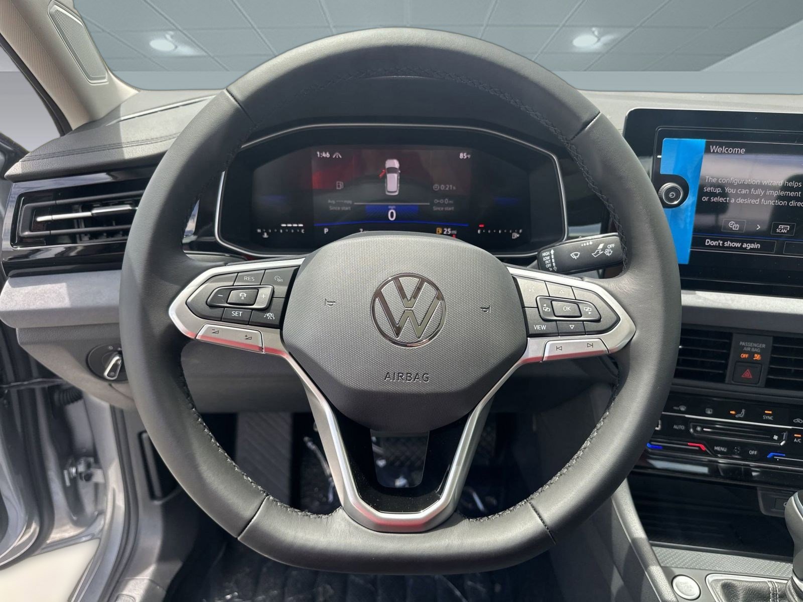 2025 Volkswagen Jetta SE - Photo 14