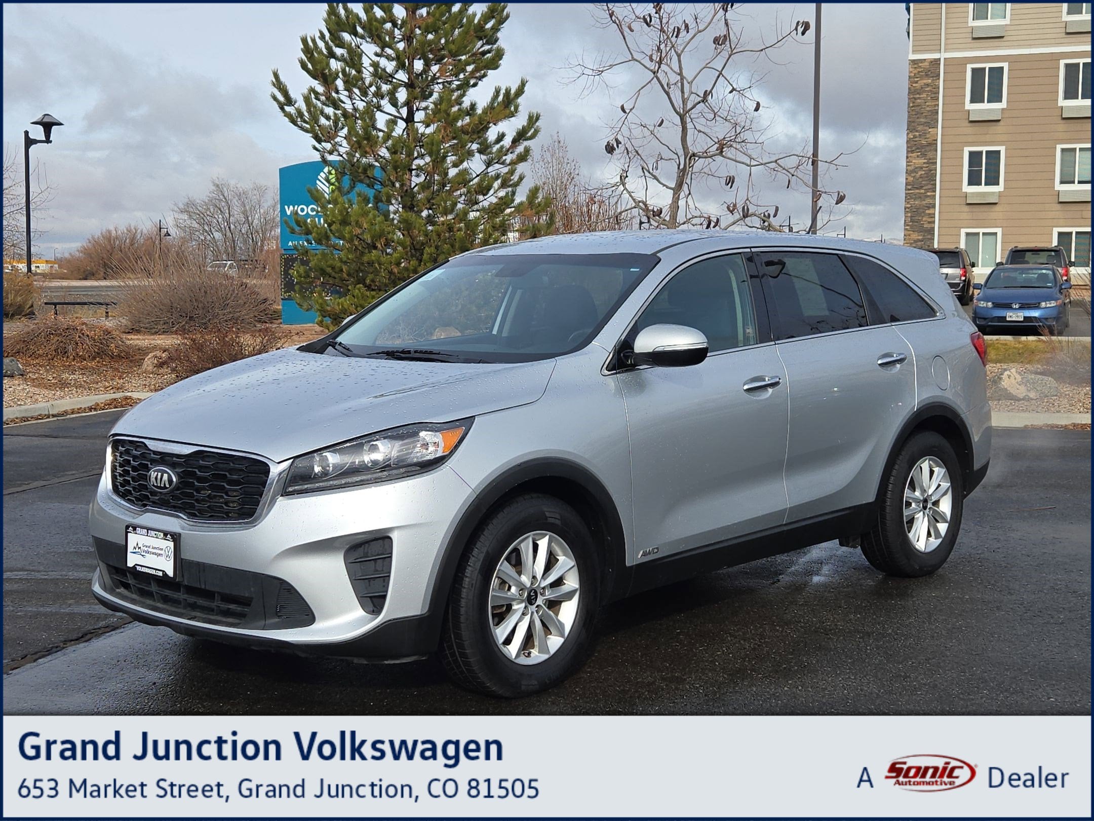 2019 Kia Sorento LX's photo