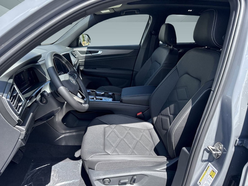 New 2026 Volkswagen Atlas Cross Sport 2.0T SE w/Technology SUV