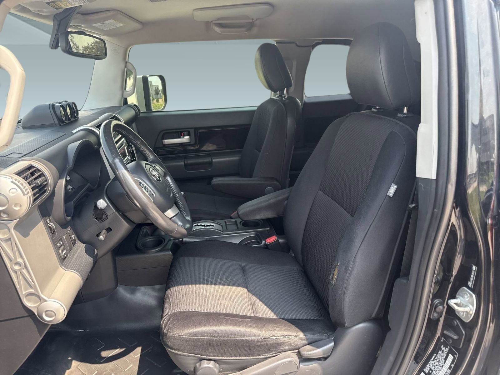 2013 Toyota FJ Cruiser Base photo 3