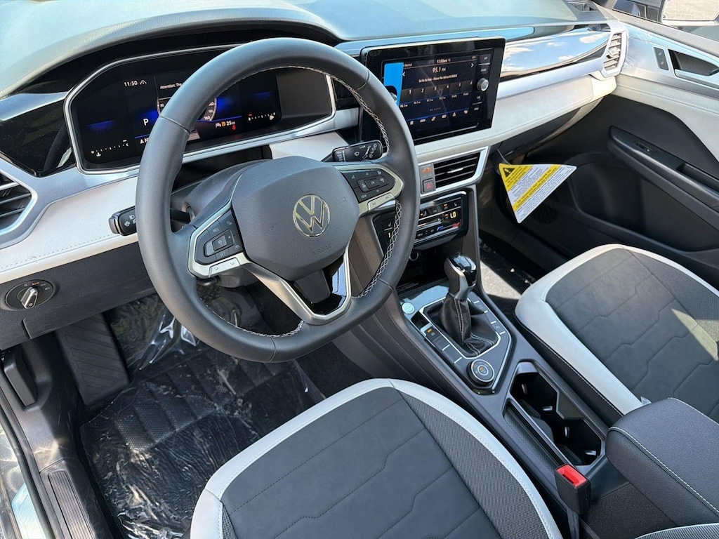 New 2026 Volkswagen Taos 1.5T SE SUV