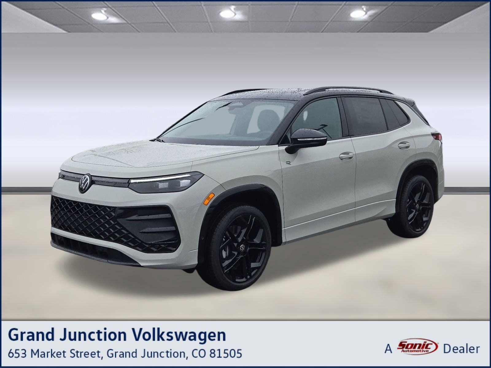 2026 Volkswagen Tiguan SE R-LINE BLACK's photo