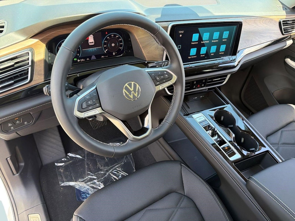 New 2026 Volkswagen Atlas 2.0T SE w/Technology SUV