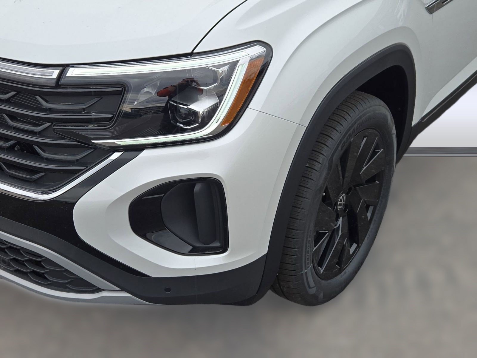 2026 Volkswagen Atlas Cross Sport SE w/Tech - Photo 11