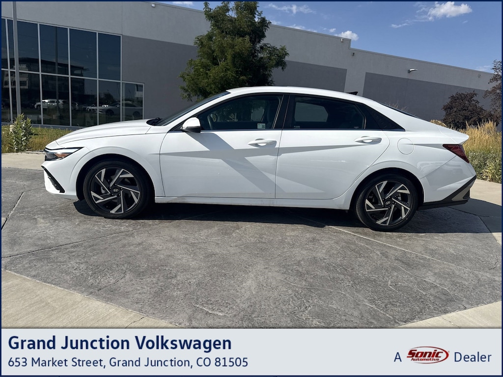 Used 2025 Hyundai Elantra Hybrid Limited Sedan