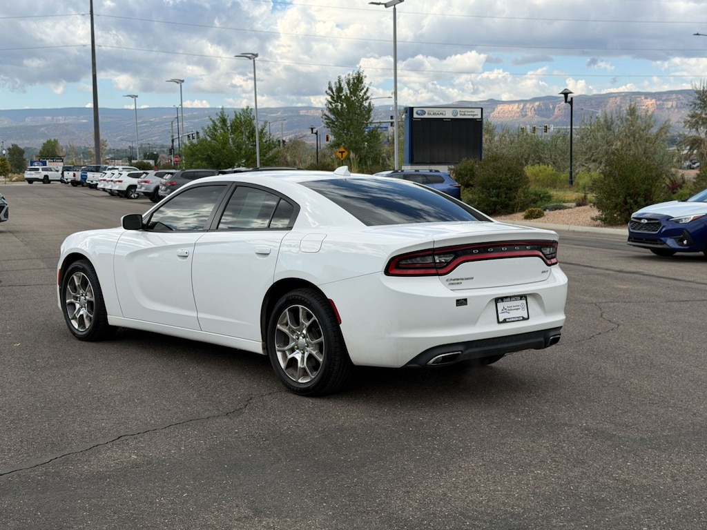Used 2017 Dodge Charger SXT Sedan