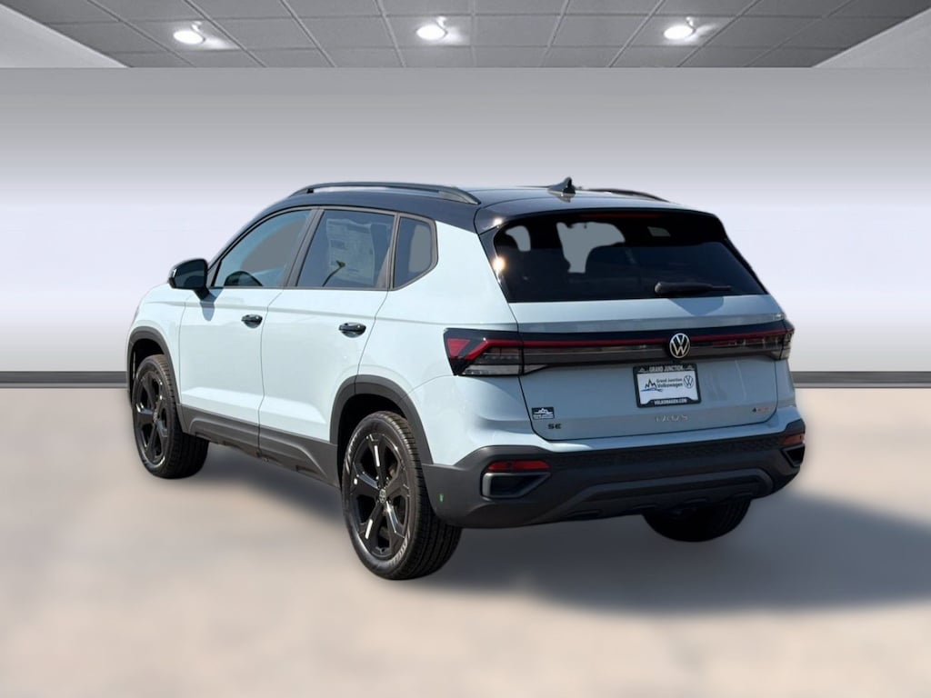 New 2026 Volkswagen Taos 1.5T SE Black SUV