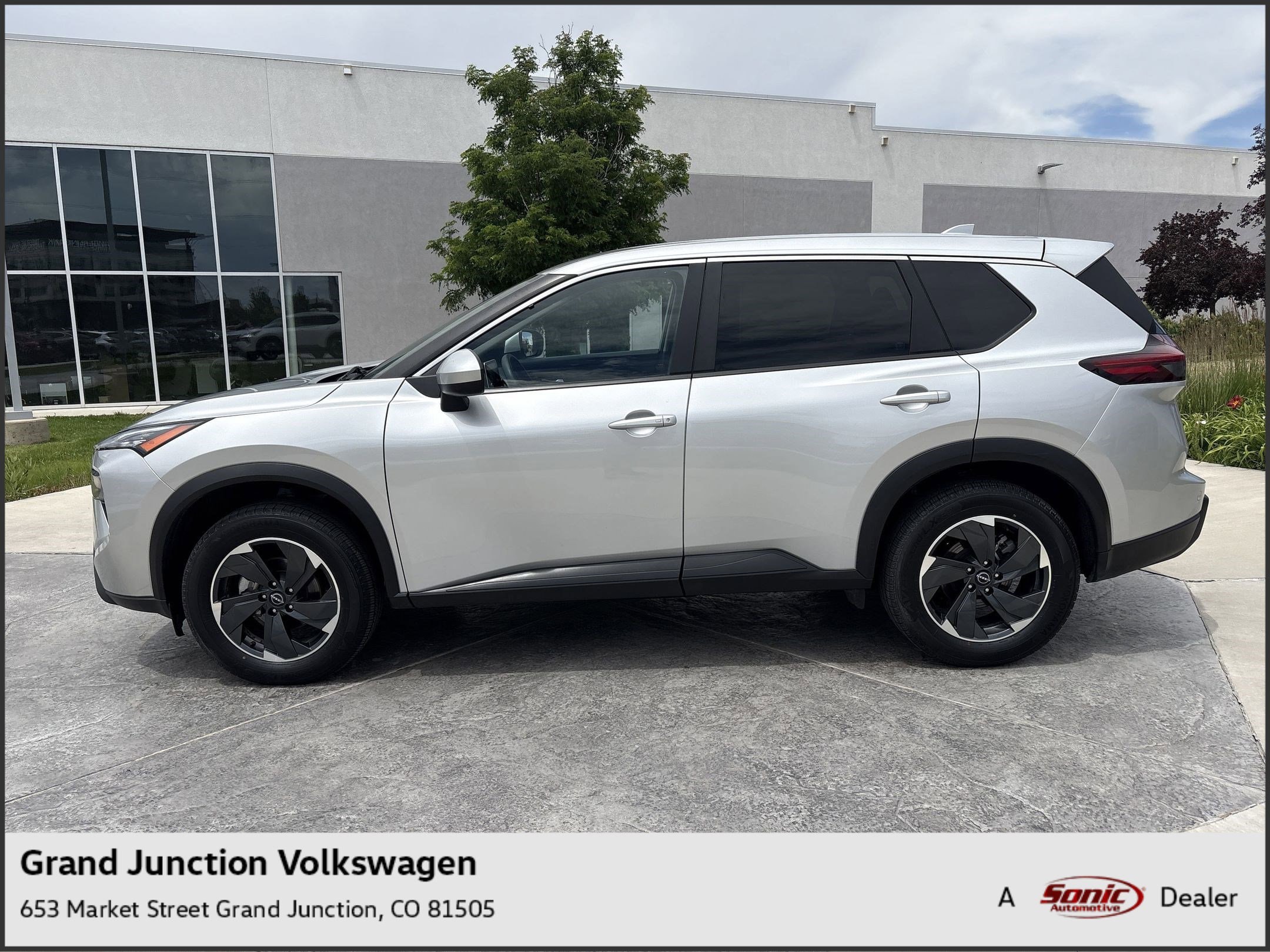 2024 Nissan Rogue SV