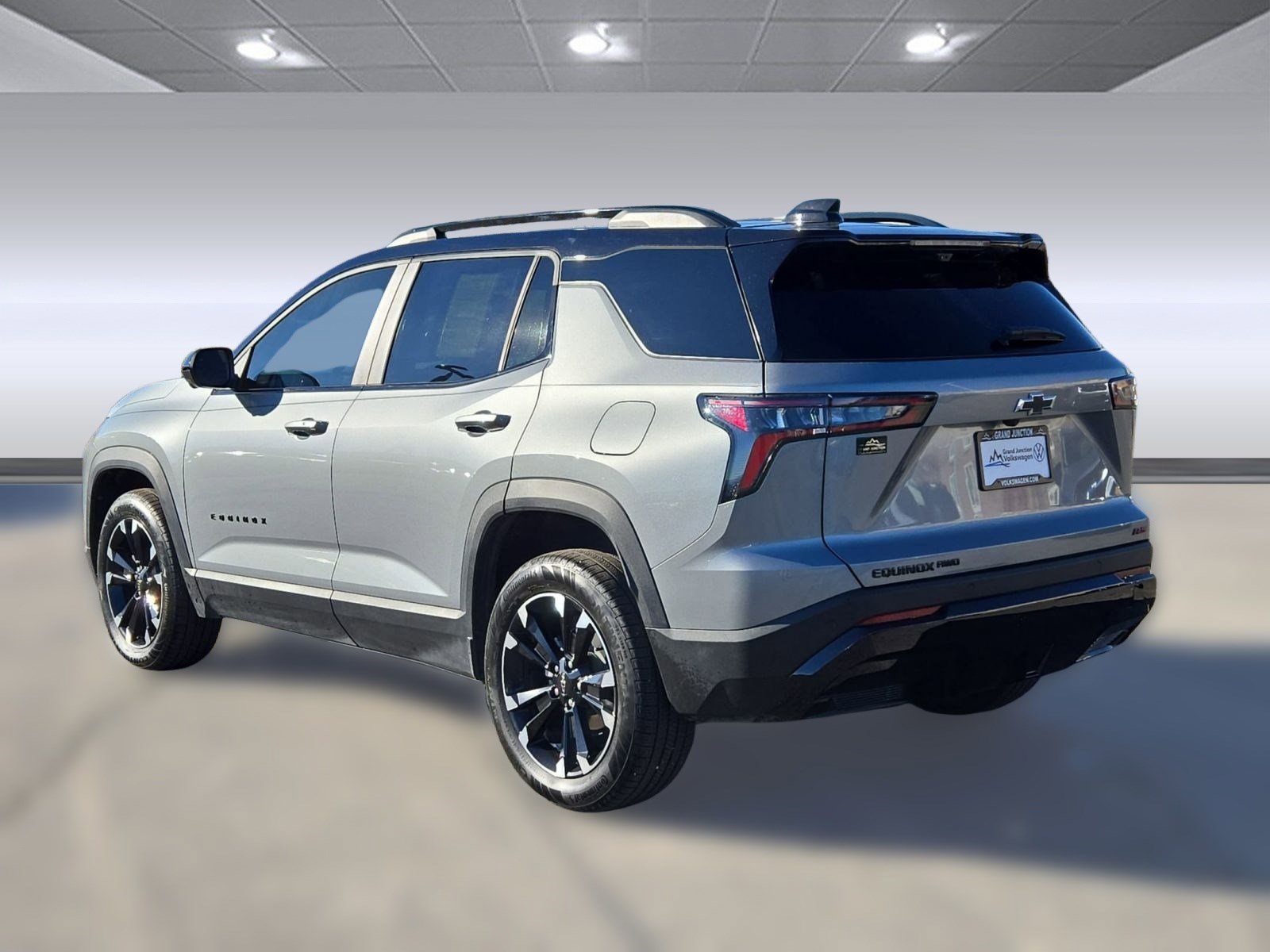 2025 Chevrolet Equinox RS photo 2