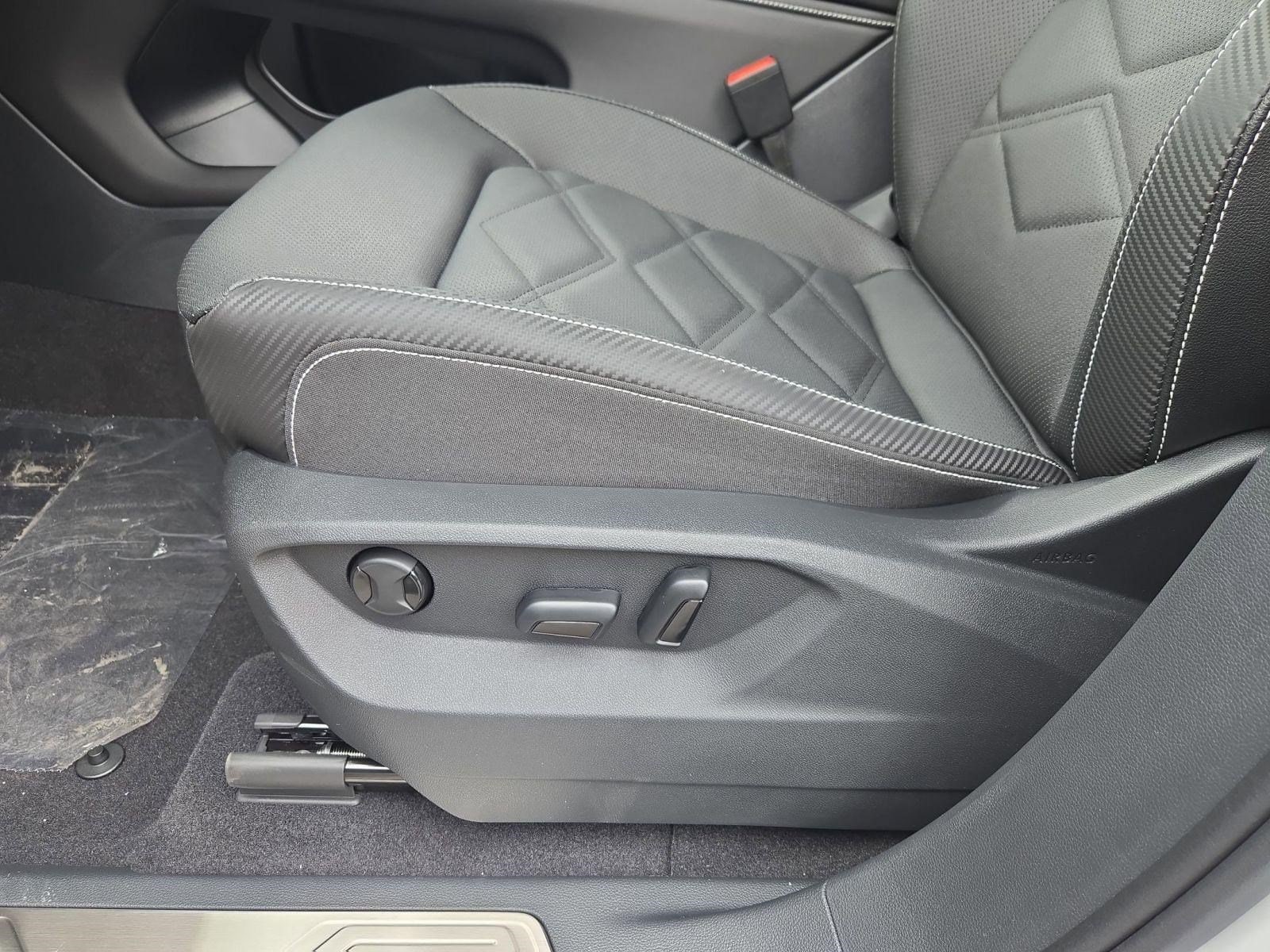 2026 Volkswagen Atlas Cross Sport SE w/Tech - Photo 14
