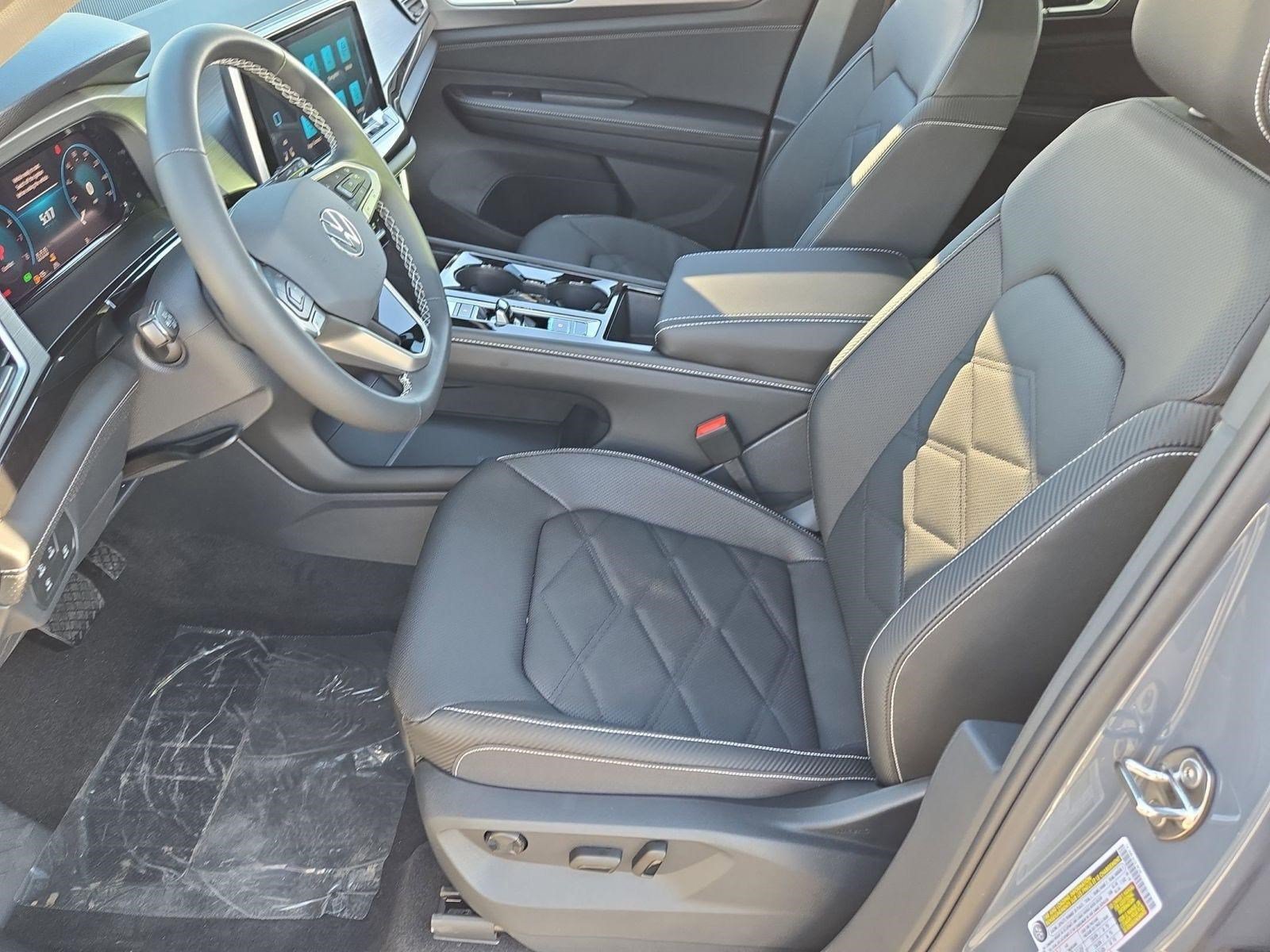 2026 Volkswagen Atlas Cross Sport SE w/Tech - Photo 4