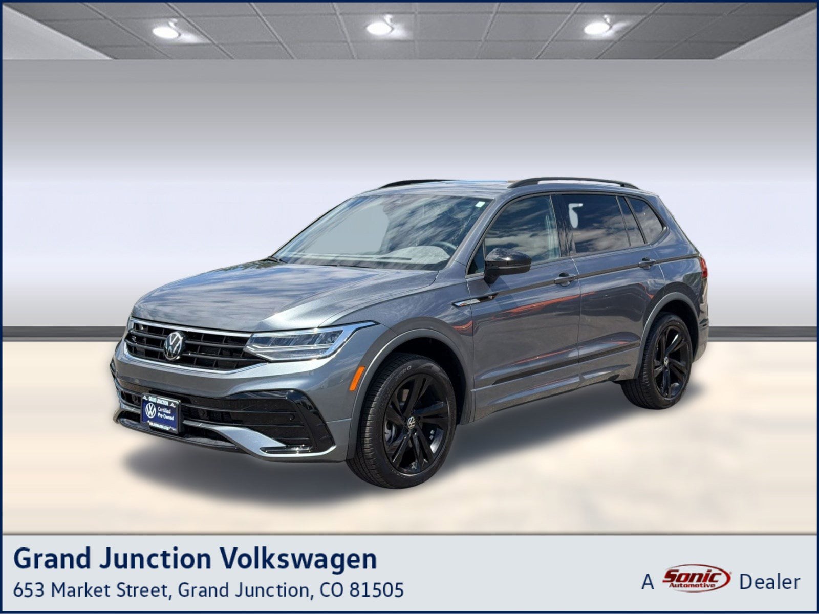 2024 Volkswagen Tiguan 2.0T SE R-Line Black 4Motion's photo