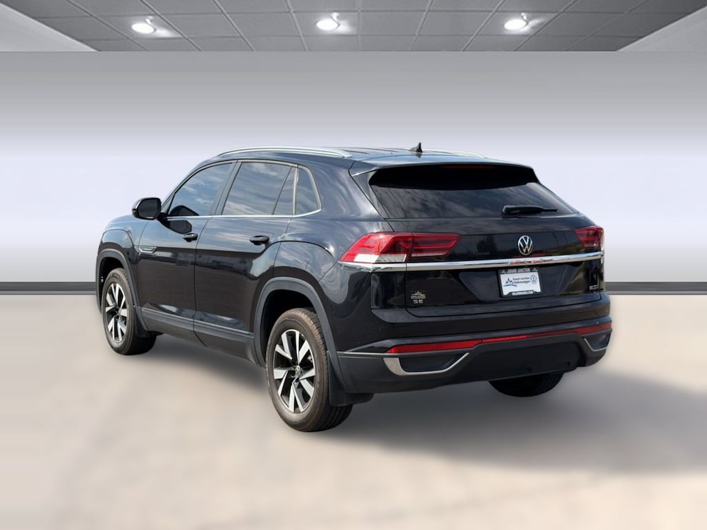 Used 2022 Volkswagen Atlas Cross Sport 2.0T SE SUV