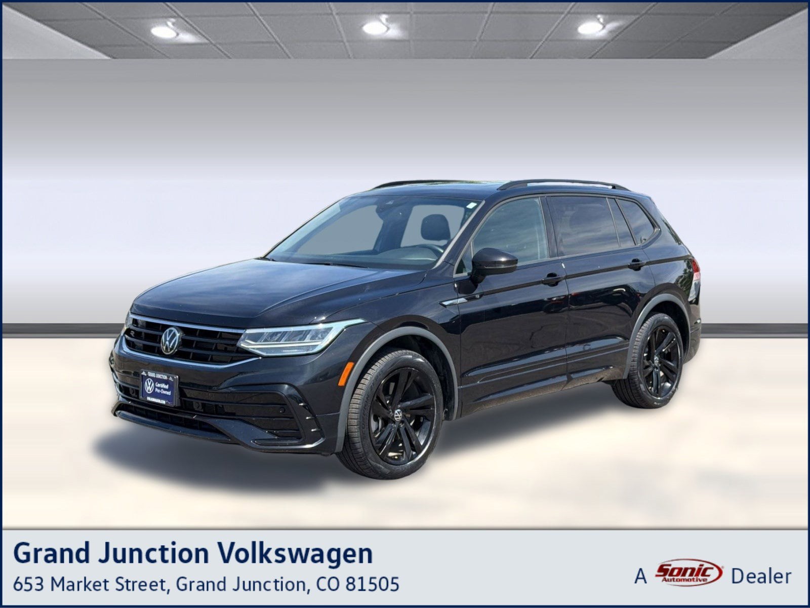 2023 Volkswagen Tiguan 2.0T SE R-Line Black's photo