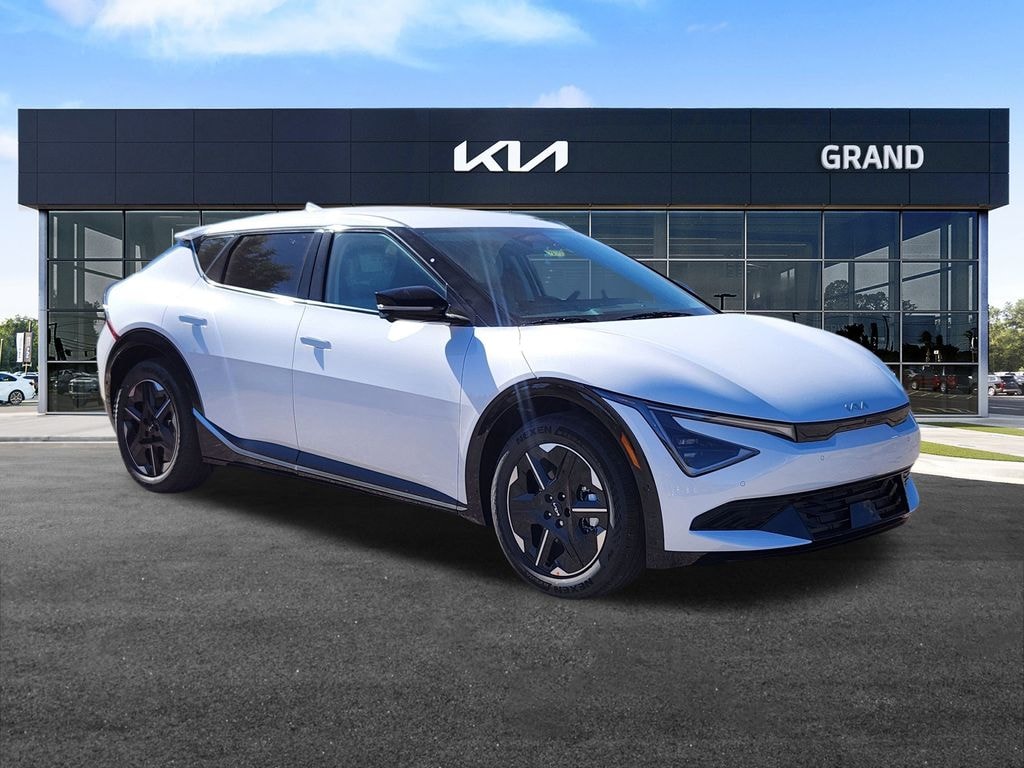New 2025 Kia EV6 Wind SUV