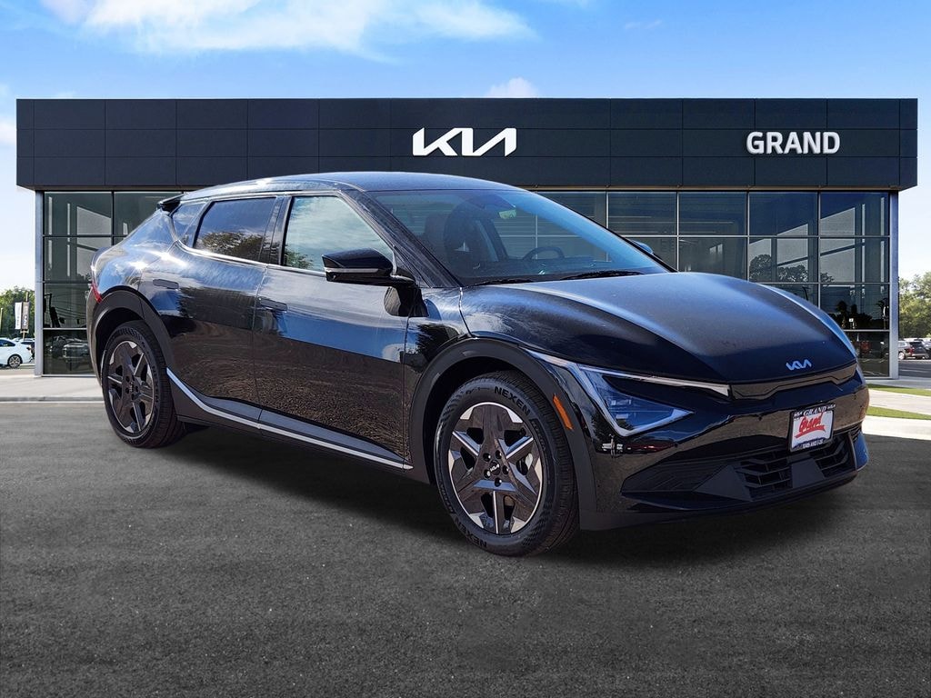 New 2025 Kia EV6 Light SUV