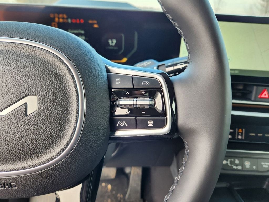 2025 Kia Carnival SX Prestige - Photo 18