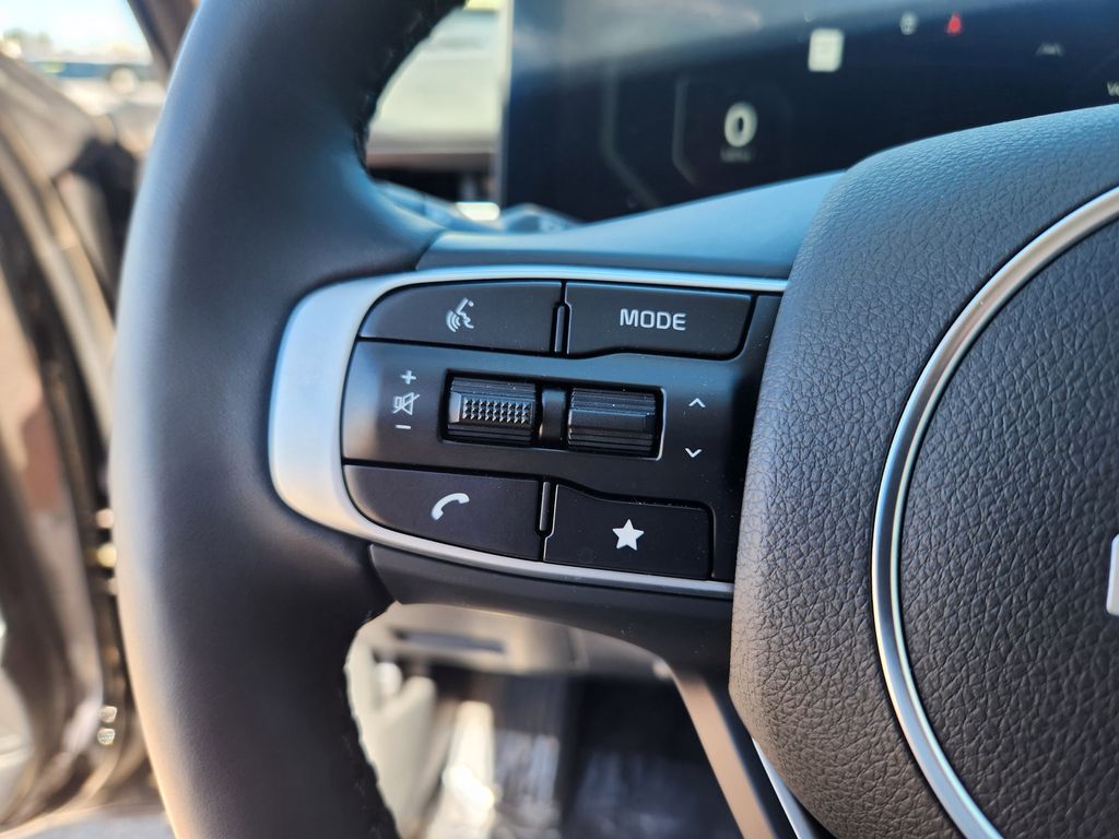 2025 Kia K5 EX - Photo 18