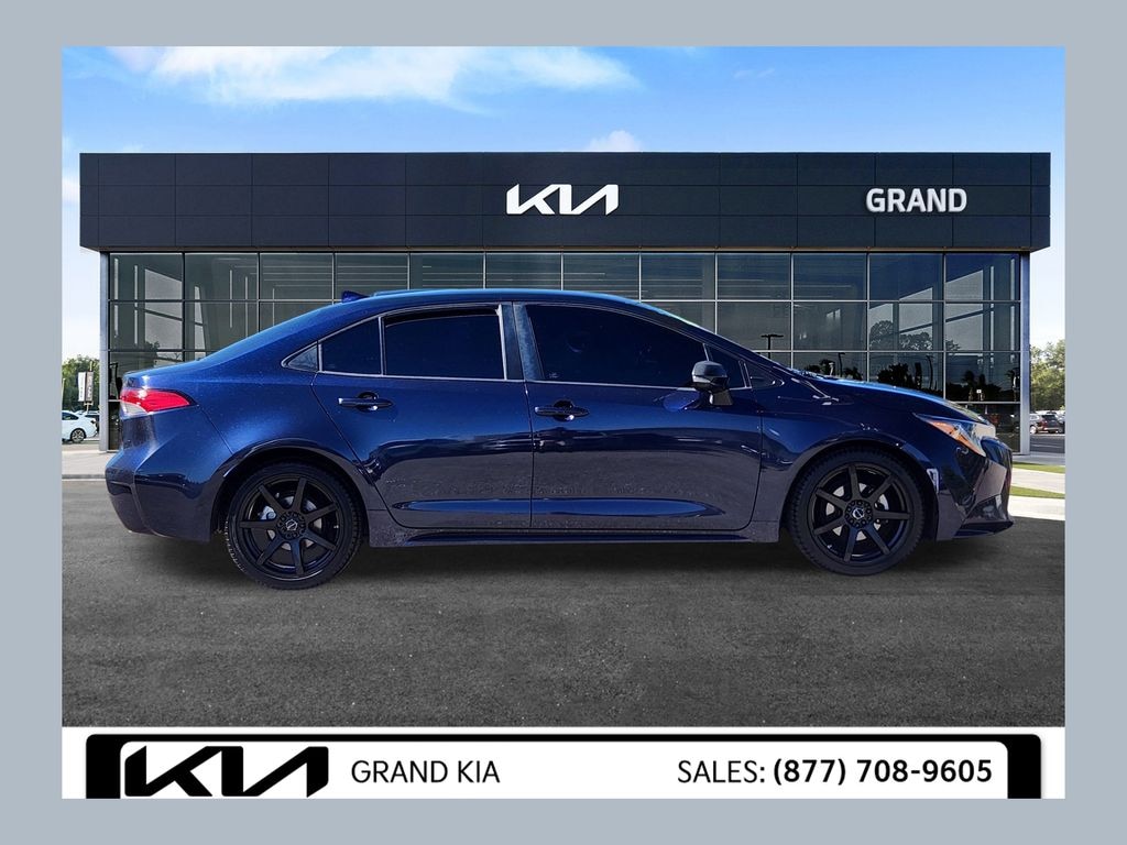 Used 2021 Toyota Corolla LE Sedan