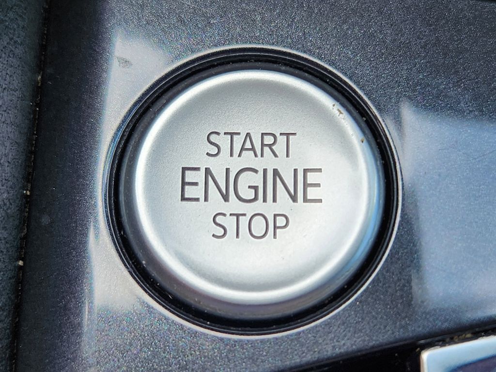 2022 Volkswagen Tiguan SE - Photo 29