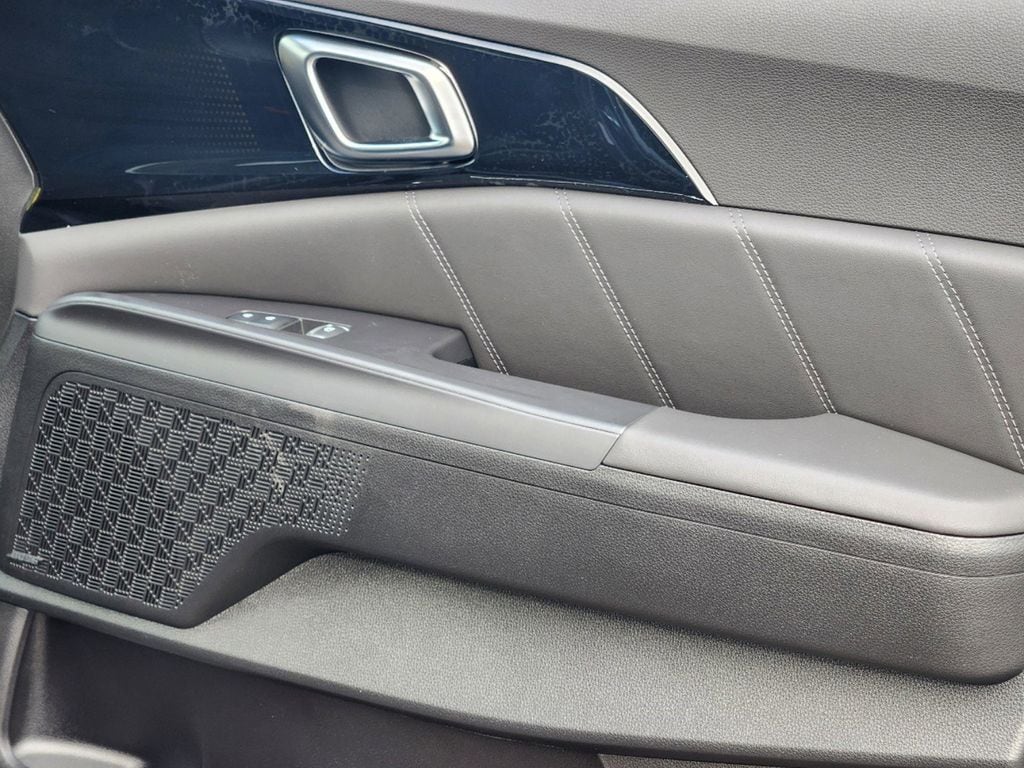 2025 Kia Carnival SX Prestige - Photo 17