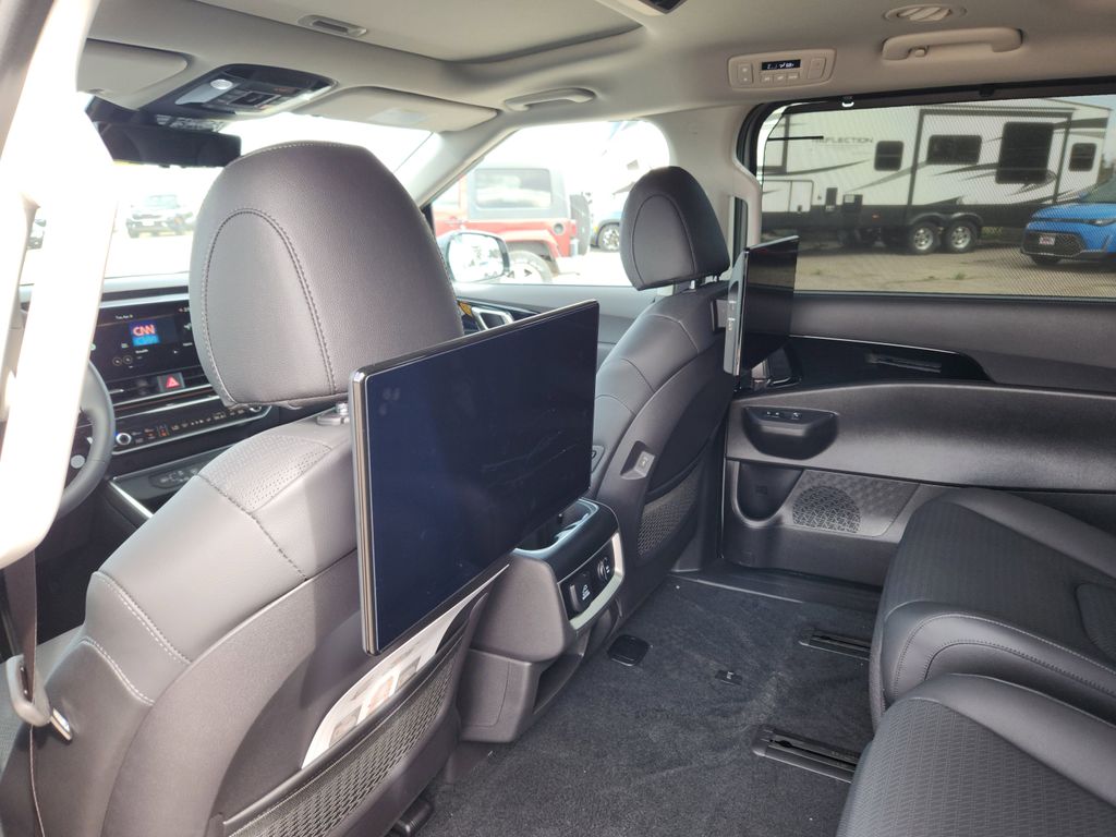 2025 Kia Carnival SX Prestige - Photo 16