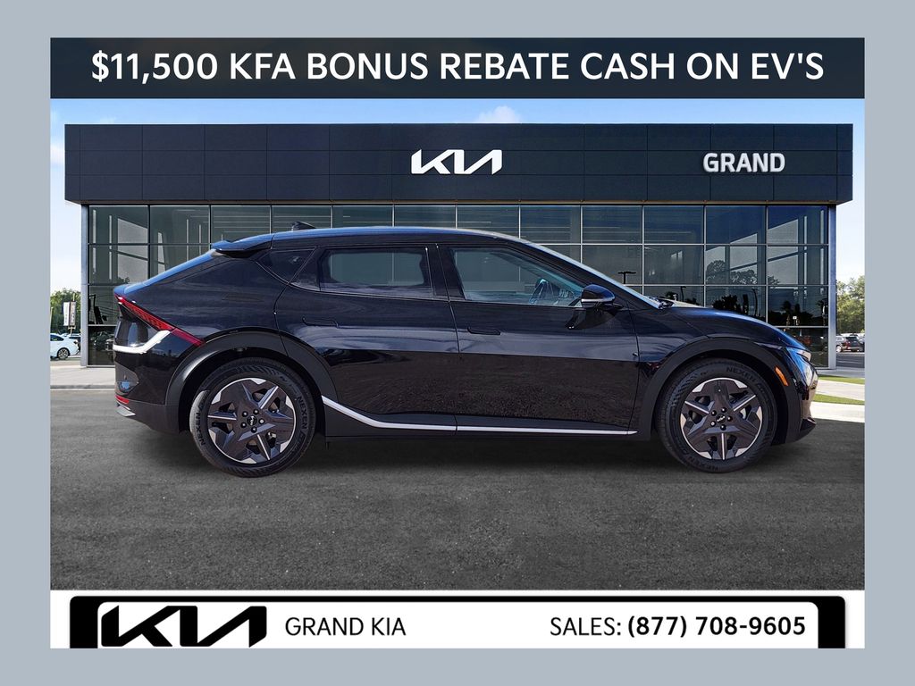 2025 Kia EV6 Light L/R's photo