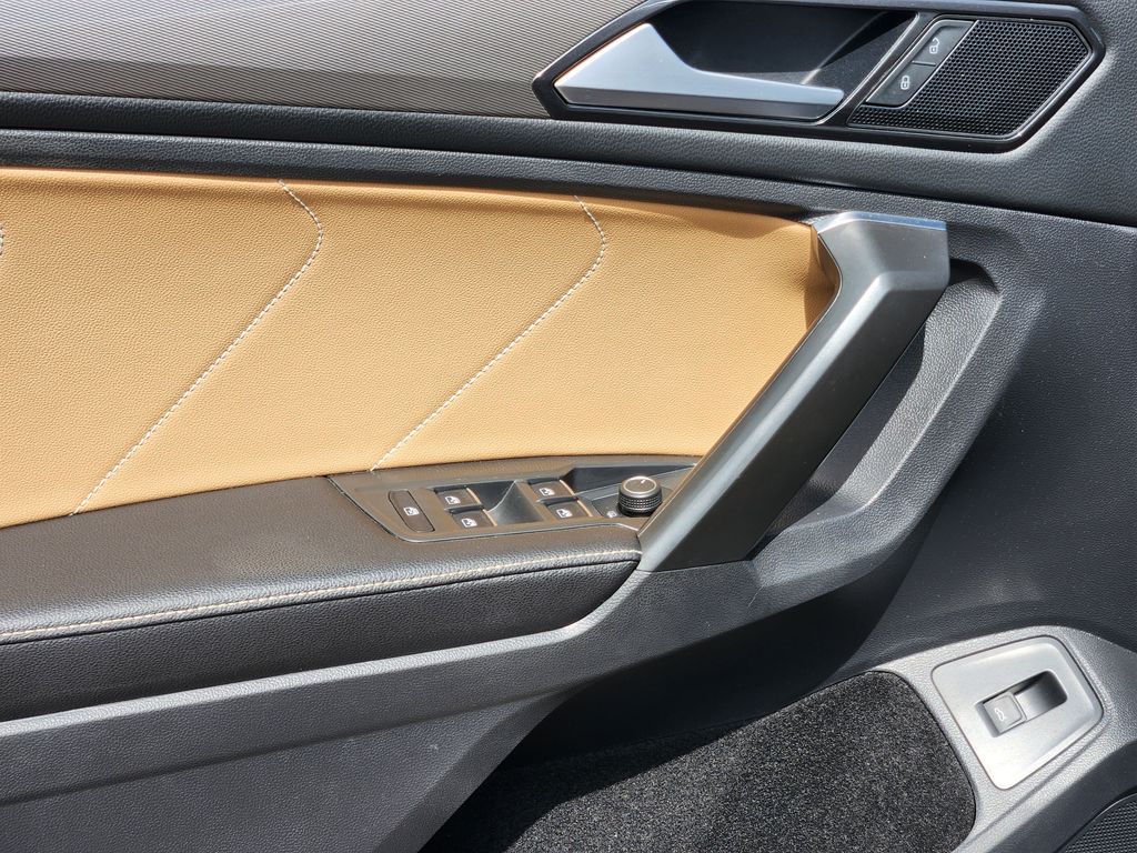 2022 Volkswagen Tiguan SE - Photo 6