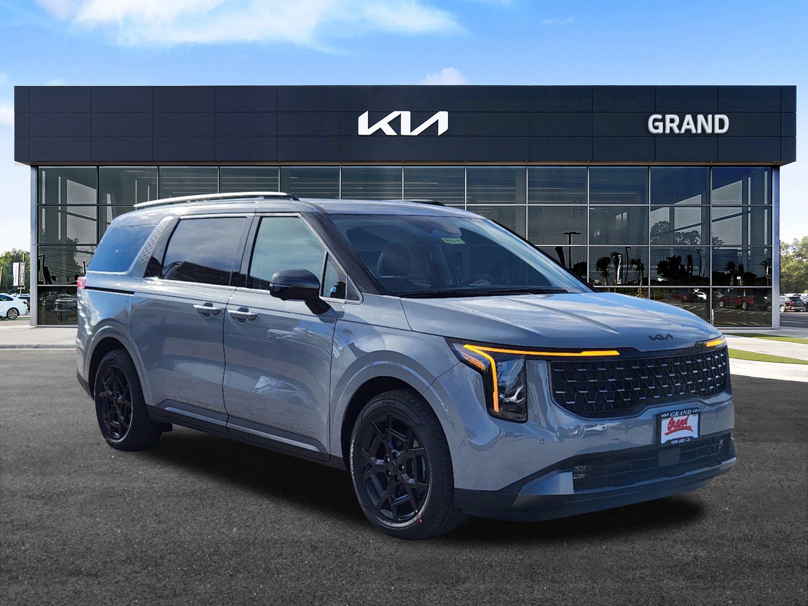 2025 Kia Carnival SX photo 2