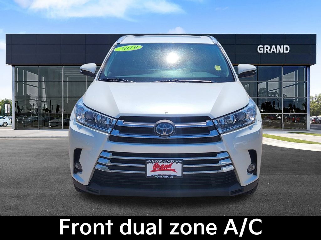 2019 Toyota Highlander Limited photo 3