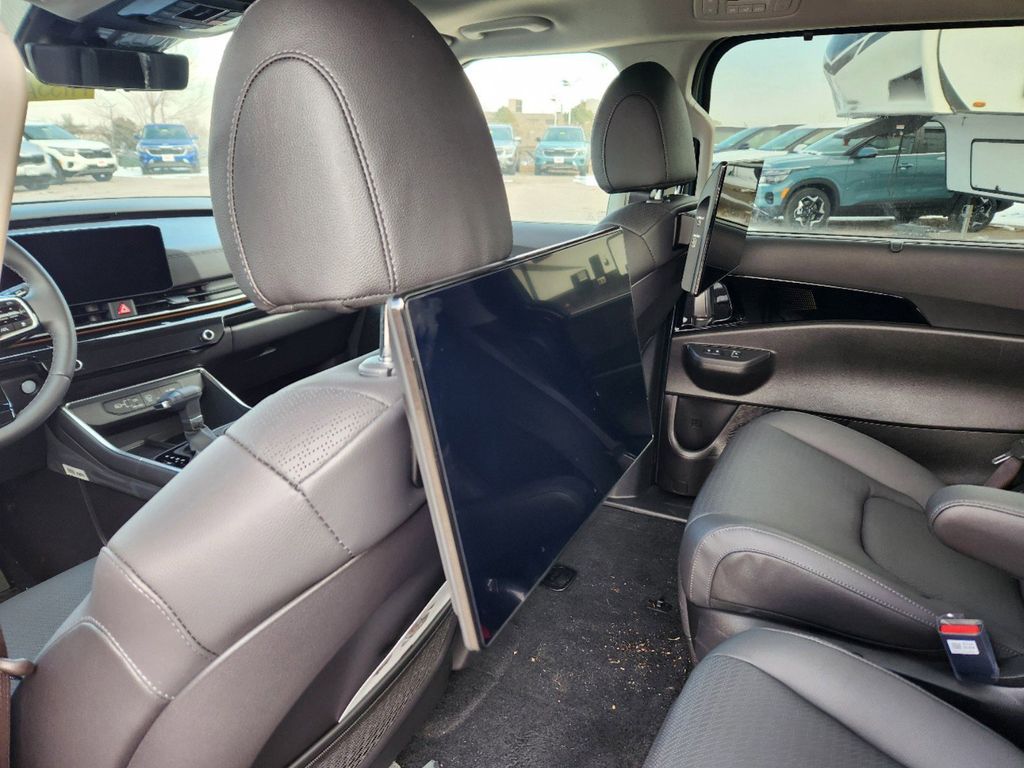 2025 Kia Carnival SX Prestige - Photo 14