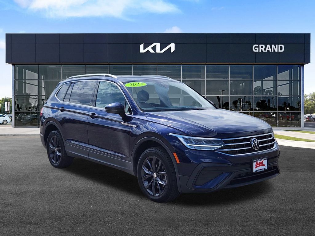 2022 Volkswagen Tiguan SE photo 2