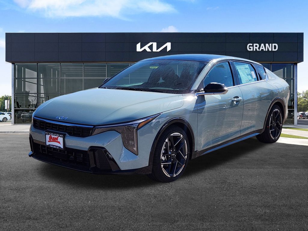 2025 Kia K4 GT-Line photo 4